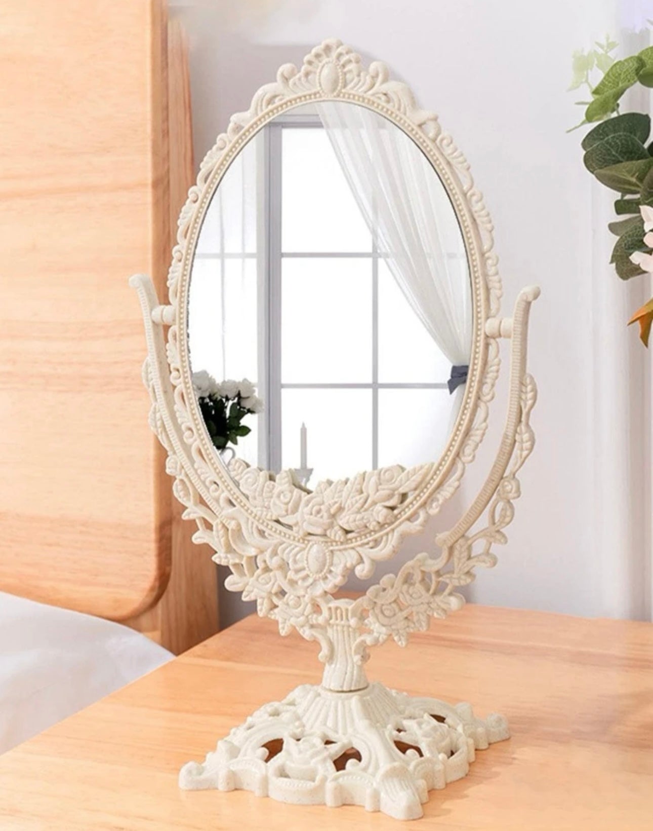 Vintage Beauty Mirror